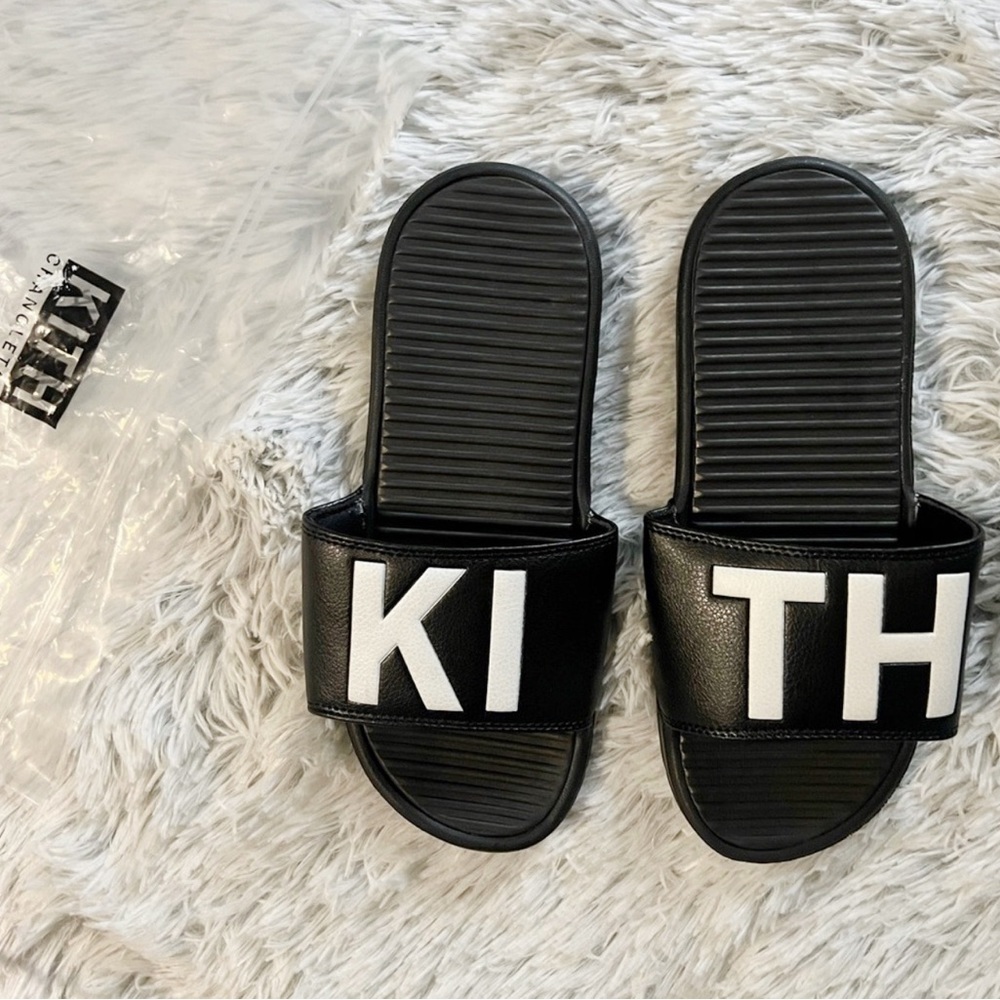 NWT • Unisex KITH Slides (10 Years Old) - Size 7 Men’s/Size 9.5 Women